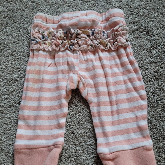 Laura Ashley 2 Piece Outfit 3-6M Peach Ruffles - Picture 4 of 10
